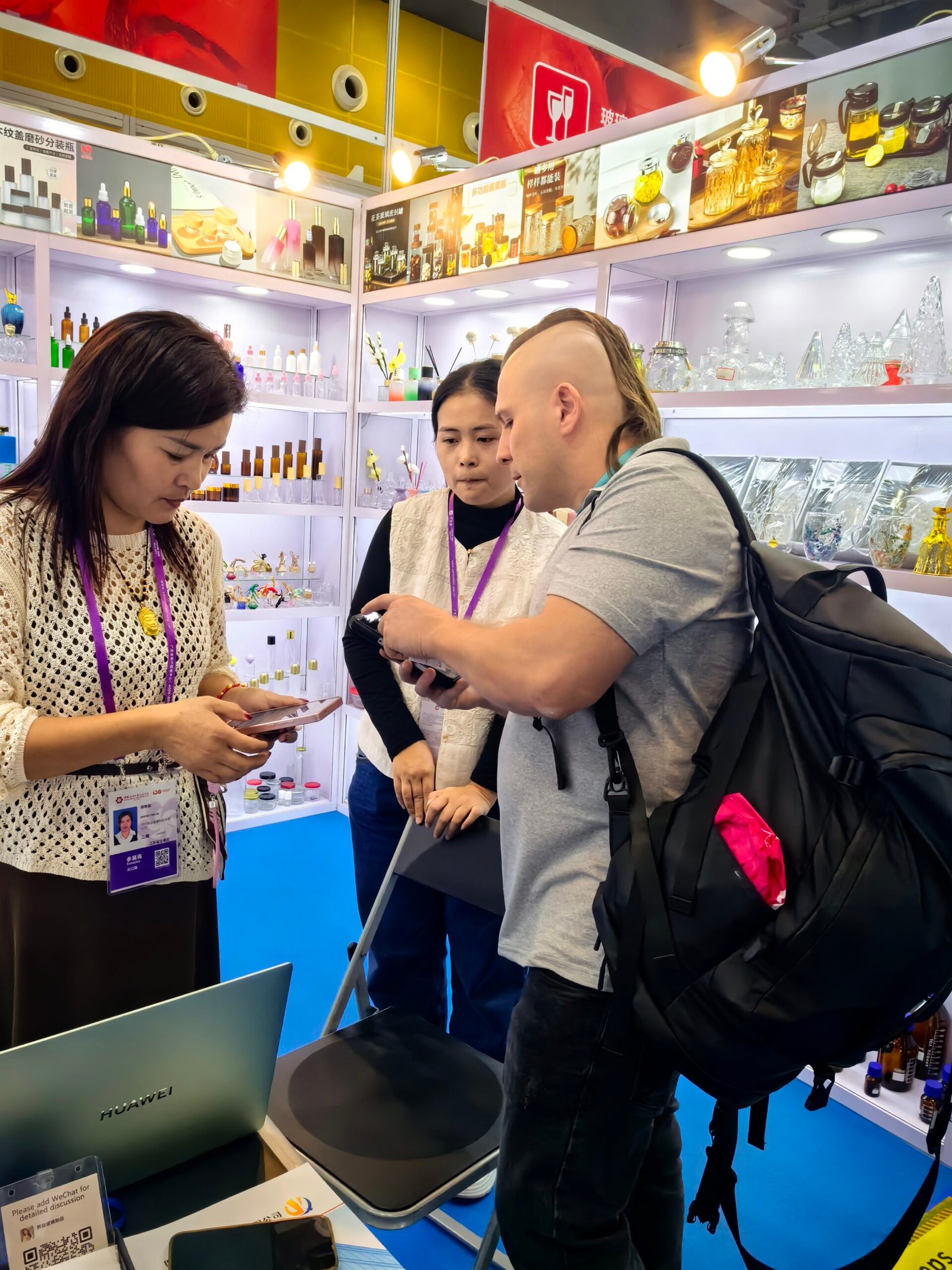 exhibition buyer discussion
